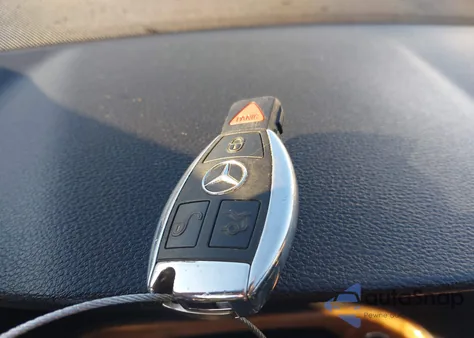 2012 Mercedes-Benz E 350 4Matic z USA, uszkodzony, nr VIN WDDHF8JB3CA537191